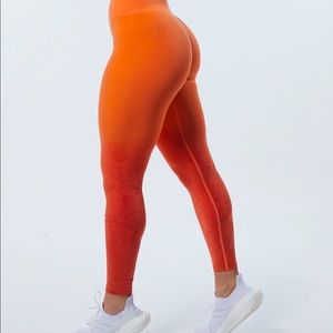 Alphalete Ombré Amplify Leggings Strawberry size Medium